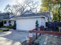 Heart of Wine Country, Cute Cottage w/Hot Tub Hotels in Windsor