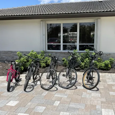 A Happy Place waiting for you. Just 7 minutes away from Fisherman’s Village!