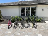 A Happy Place waiting for you. Just 7 minutes away from Fisherman’s Village!