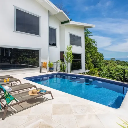 Luxury Villa, 4 King Beds, Ocean View, Private Pool Game Room Fully A/C