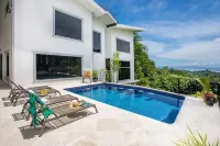 Luxury Villa, 4 King Beds, Ocean View, Private Pool Game Room Fully A/C - Villas