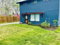 Charming home on the lake! Hotels in Fulton County