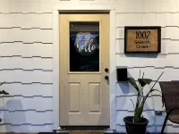 Spacious townhome convenient to everything! Great rates!! ⭐⭐⭐⭐⭐ Hotels in Mena