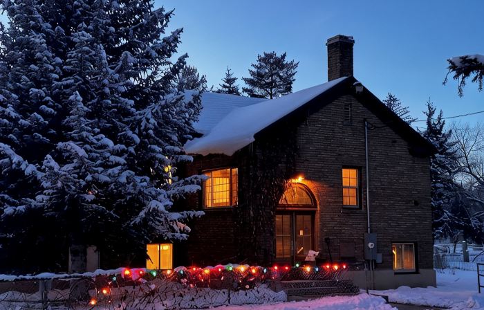 Bespoke Historic Property 45 Mins North of SLC- 3 Queen Rooms/4Bath