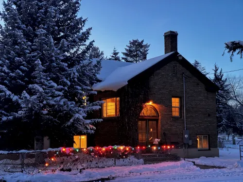 Bespoke Historic Property 45 Mins North of SLC- 3 Queen Rooms/4Bath - Homestays