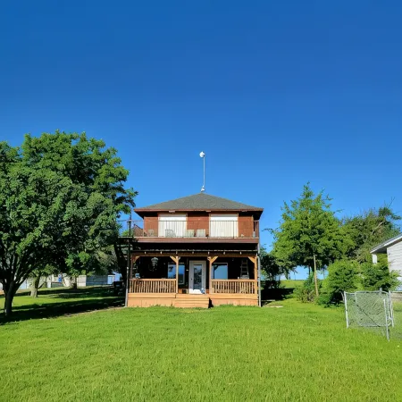 Waterfront Retreat, Lake Limestone