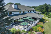 Leland Lodge - parking