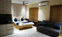 Stay10 Luxury Service Apartment Hotel