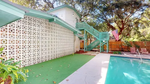 The Iconic Charlotte's Chateau - 2 Minute Walk to Beach w/ Private Pool - Wifi