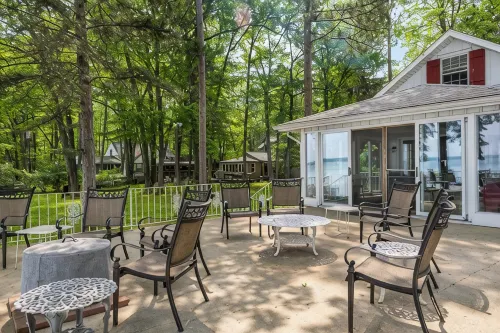 Higgins Lake - One Of A Kind Lakefront Lodge!