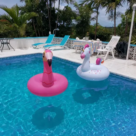 Open 3 BR 2 Bath Home with Private Pool, Wi-Fi, 5 Minutes to Cable Beach