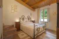 Farmhouse holidays in Umbria, the green heart of Italy, amongst art and nature. - 游泳池