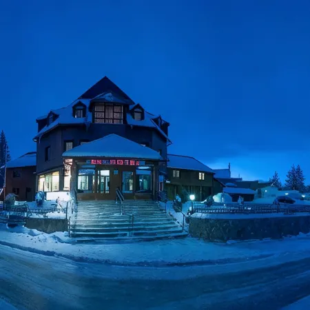 Ski Hotel