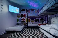 NEW Retreat 4-bedroom Indianapolis Dreamhouse with Hot tub & Pets ok - Boutique