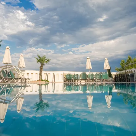 Amaryllis Hotel Apartments