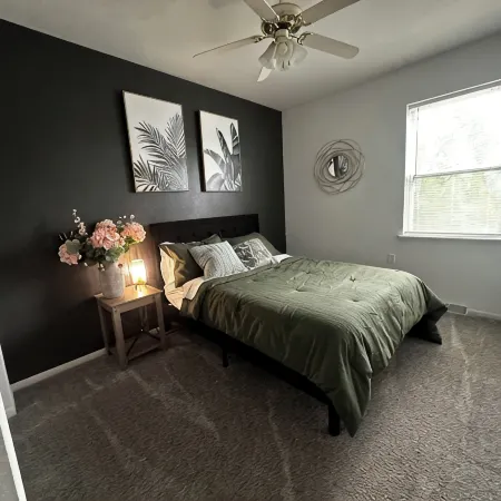Capital City- 6 Miles from Madison with Fireplace