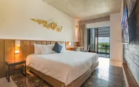 Natee The Riverfront Hotel Kanchanaburi - balcony