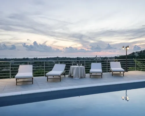 Monambeles Villas Hotels in Livathou