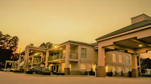 Best Western Inn of Nacogdoches - parking