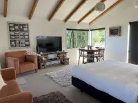 Cosy, comfortable Loft with free wi-fi set in a great location of the West Coast - Apartments