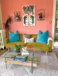Private 2nd Story Apartment in the Heart of Long Beach- Pura Vida!