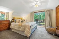 Private 7AC Retreat, Hot Tub, Stocked Pond, Firepit, Trails, Disc Golf, Sleeps 6