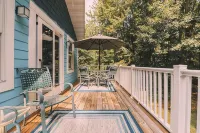 New, pet friendly home, only a 2 minute drive to Lake Mich. with beach access
