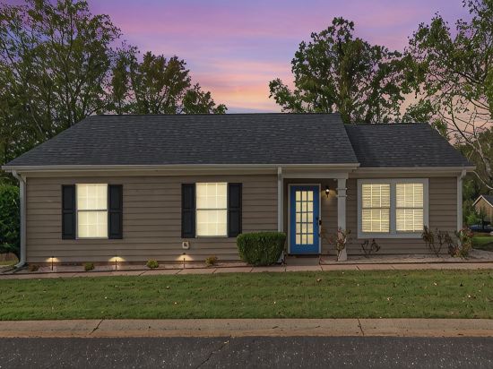 Few Mins to Ballantyne-Pet Friendly-1 Level Home