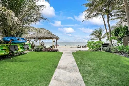 Exclusive Beachfront with Sauna and Gym - Villas