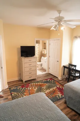 Charming 1-bedroom villa in Sunset Beach with Kitchen, AC, WiFi 3713 Hotels in 