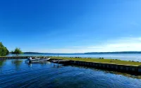 3Br Cottage on SE Lake Leelanau with Private Beach, Marina and Playground! - Wi-Fi