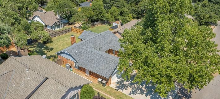 Chic 4BR Retreat with Big Backyard and Outdoor Dining Spaces Ξενοδοχεία στην πόλη Edmond
