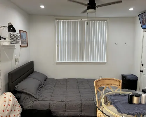 Charming 1-bedroom cottage with AC, WiFi in downtown Hanover, PA Hotels in Hanover