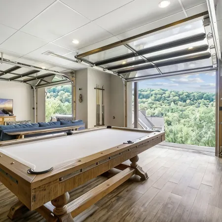 Tranquil Waters Retreat: Hot Tub, Pool & Lake Views