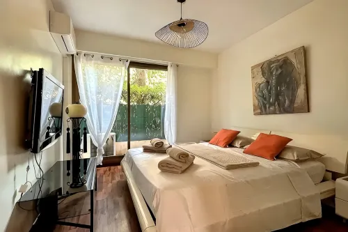 Elegant Haven of Peace | Garage | Terrace | Garden | Residential Pool |WiFi - 民泊