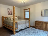 Cozy cabin with indoor fire place Hotels in Coshocton County