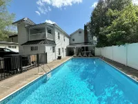 The House on Monroe / Heated Pool & Hot Tub