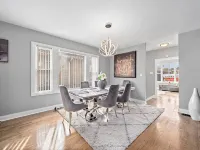 Large 5Br Retreat. Perfect for Long Stays & Groups Hotels near Bronzeville Children's Museum