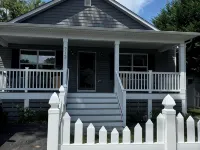 Charming 3-bedroom house with WiFi, AC in delightful Colonial Beach Hotels in Colonial Beach