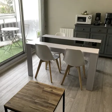 Studio Agréable Près de Toutes Commodité