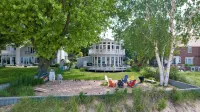 Beachfront Home on Lake Michigan beach. Spectacular sunsets, walk to downtown. - 4-Star