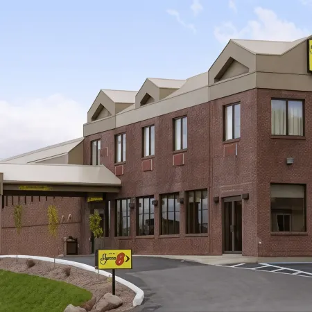Super 8 by Wyndham Campbellton NB