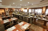 Tri Hotel - Desayuno