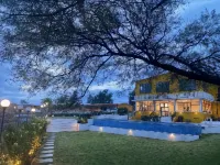 Arc Resort Shirwal