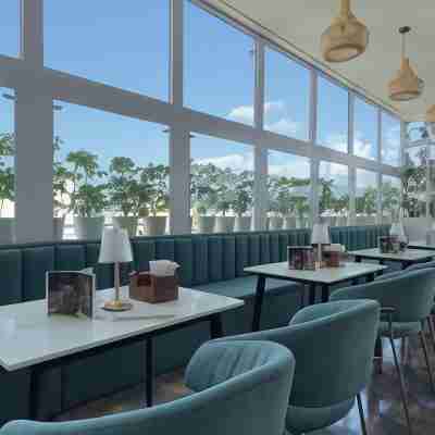 Golden Tulip Salt Lake City Kolkata Dining/Meeting Rooms