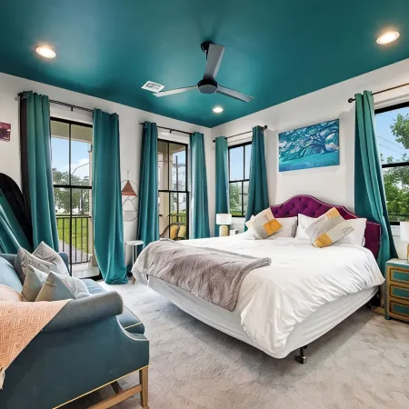 River View Luxury with Heated Pool & Take Ferry to French Quarter