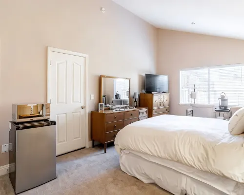 "Queens Palace" Studio Apt Business Ready - San Jose Hotels in Campbell