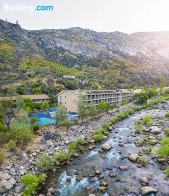 Yosemite View Lodge