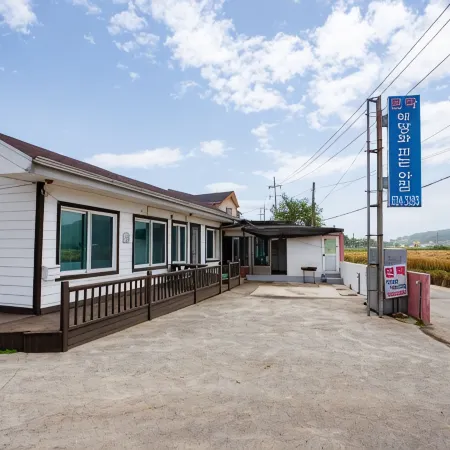 East Sea Sunrise Glyzing Pension