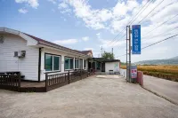 East Sea Sunrise Glyzing Pension - 2-Star